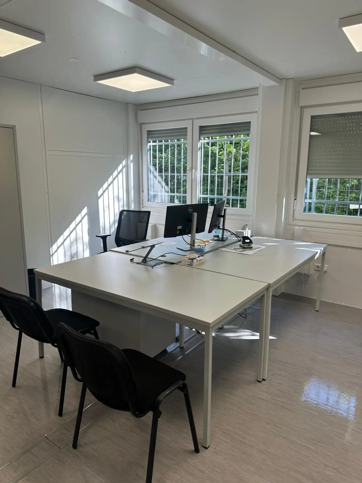 Sauberes, professionell gereinigtes Büro in Langenfeld – Cleanfeld Gebäudereinigung