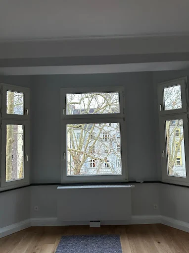 Saubere Fensterfront nach der Glasreinigung in Langenfeld
